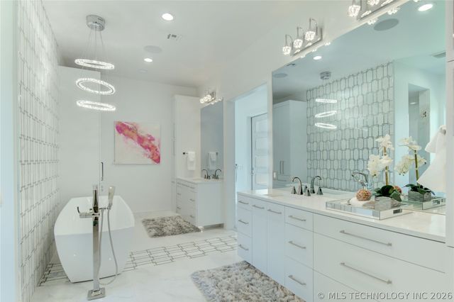 3576 W 77th Street S, Tulsa, OK 74132