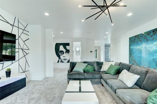 3576 W 77th Street S, Tulsa, OK 74132