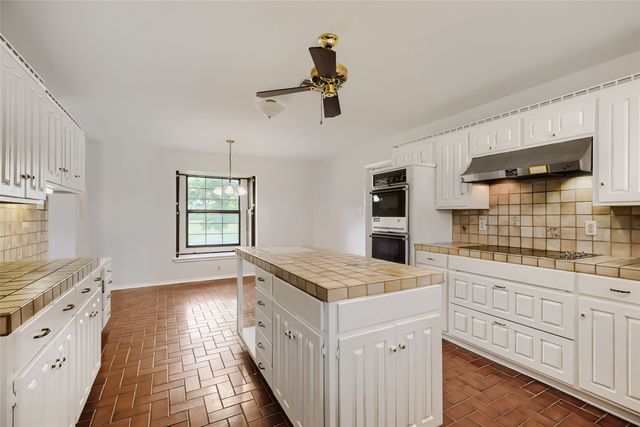 8251 Slippery Creek Court, Red Oak, TX 75154