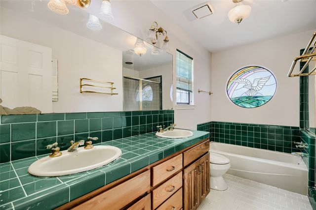8251 Slippery Creek Court, Red Oak, TX 75154