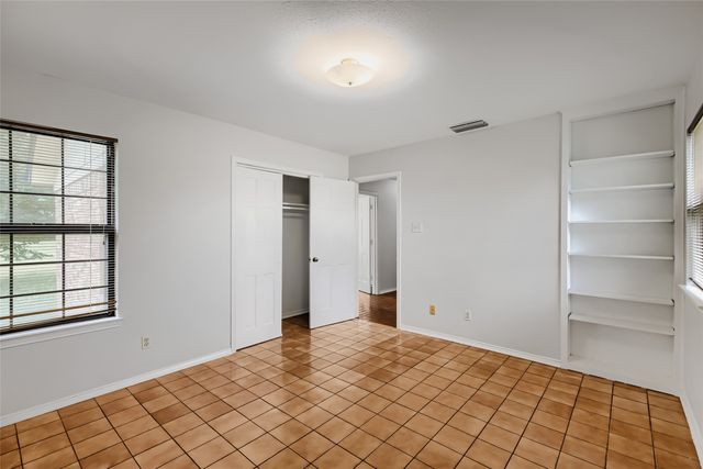 8251 Slippery Creek Court, Red Oak, TX 75154