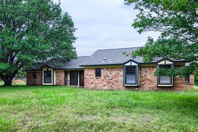 8251 Slippery Creek Court, Red Oak, TX 75154