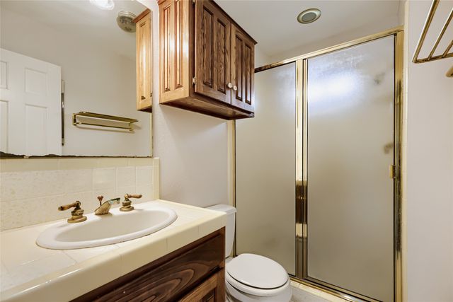 8251 Slippery Creek Court, Red Oak, TX 75154