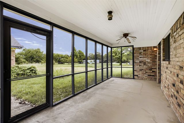 8251 Slippery Creek Court, Red Oak, TX 75154