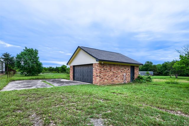 8251 Slippery Creek Court, Red Oak, TX 75154