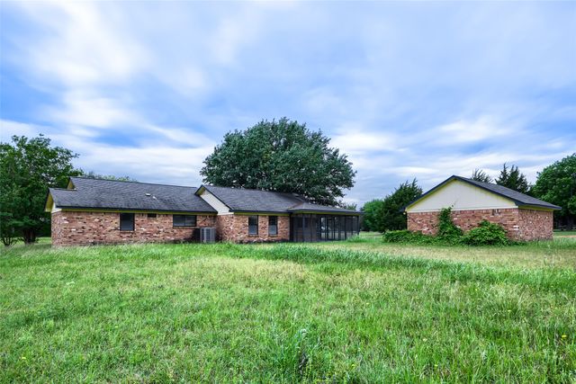 8251 Slippery Creek Court, Red Oak, TX 75154