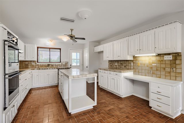 8251 Slippery Creek Court, Red Oak, TX 75154