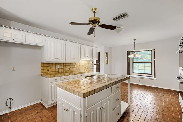 8251 Slippery Creek Court, Red Oak, TX 75154