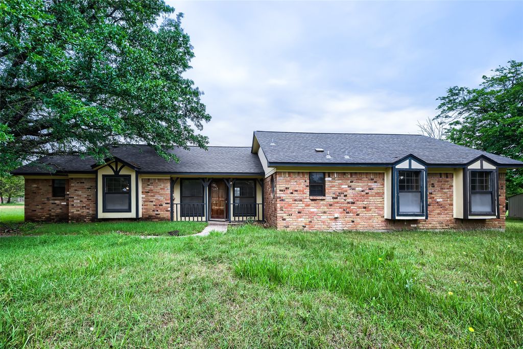 8251 Slippery Creek Court, Red Oak, TX 75154