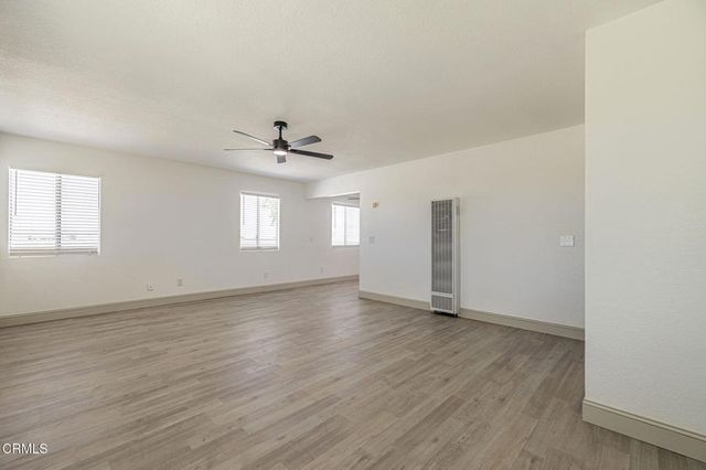 2866 W Avenue F, Lancaster, CA 93536