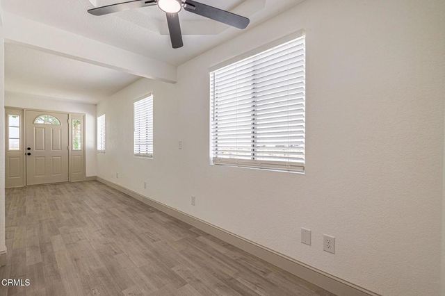 2866 W Avenue F, Lancaster, CA 93536