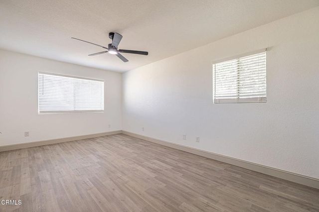 2866 W Avenue F, Lancaster, CA 93536