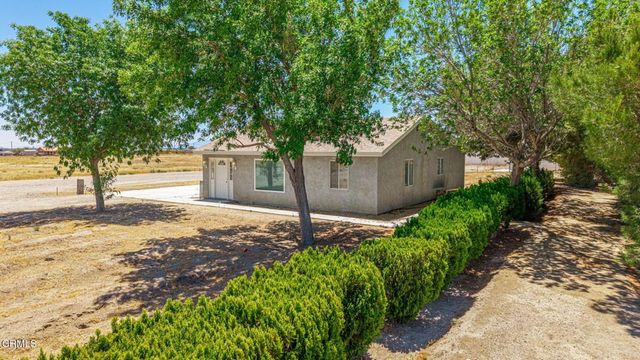2866 W Avenue F, Lancaster, CA 93536