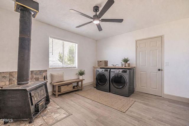 2866 W Avenue F, Lancaster, CA 93536