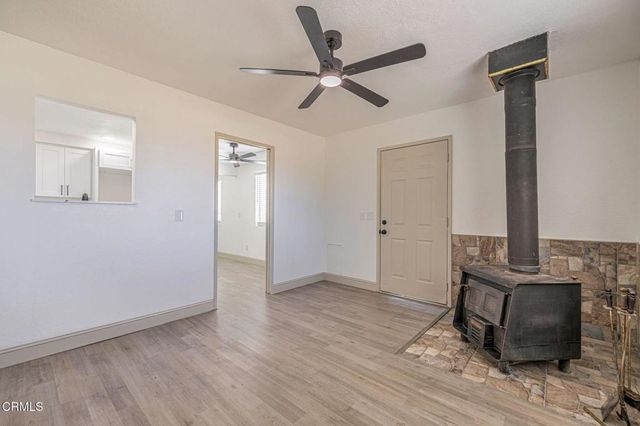 2866 W Avenue F, Lancaster, CA 93536