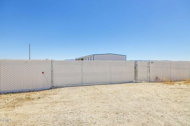 2866 W Avenue F, Lancaster, CA 93536