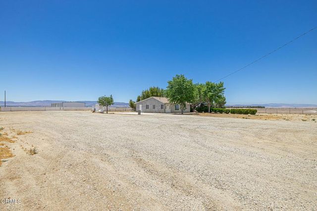 2866 W Avenue F, Lancaster, CA 93536