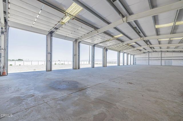 2866 W Avenue F, Lancaster, CA 93536