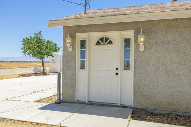 2866 W Avenue F, Lancaster, CA 93536