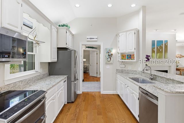 28 Forest Dr, Hilton Head Island, SC 29928