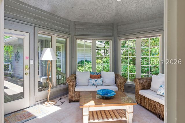 28 Forest Dr, Hilton Head Island, SC 29928