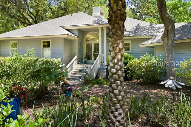 28 Forest Dr, Hilton Head Island, SC 29928
