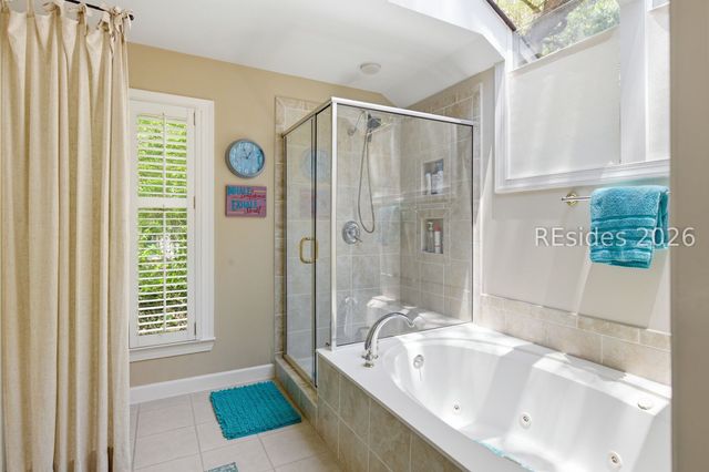 28 Forest Dr, Hilton Head Island, SC 29928