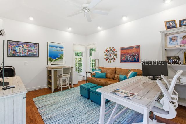 28 Forest Dr, Hilton Head Island, SC 29928