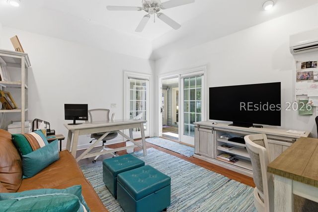 28 Forest Dr, Hilton Head Island, SC 29928