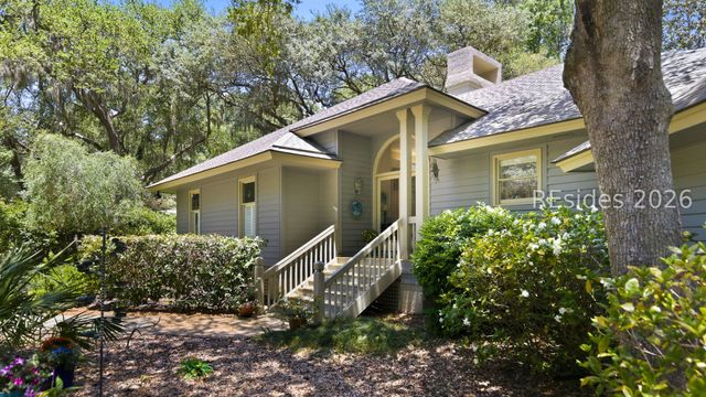 28 Forest Dr, Hilton Head Island, SC 29928