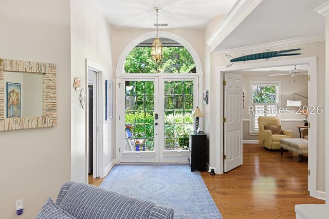 28 Forest Dr, Hilton Head Island, SC 29928