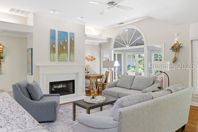 28 Forest Dr, Hilton Head Island, SC 29928