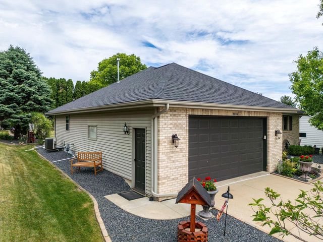 2938 Yale Drive, Janesville, WI 53548