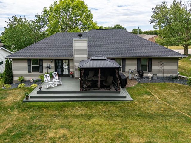 2938 Yale Drive, Janesville, WI 53548