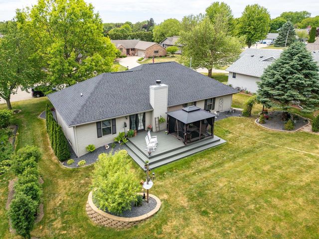 2938 Yale Drive, Janesville, WI 53548