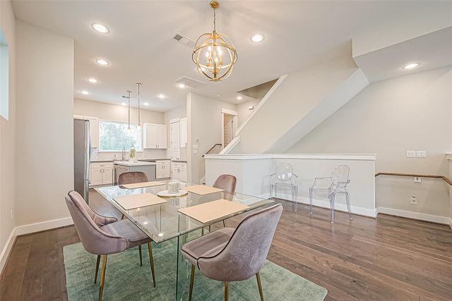 2051 Sherwood Forest Street, Houston, TX 77043