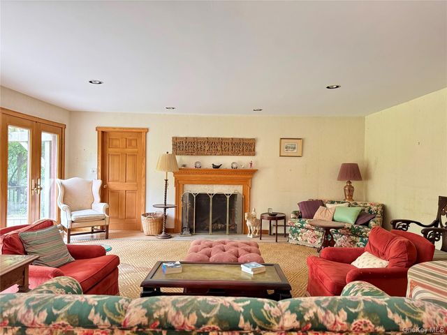 211 Meadow Brook Lane, Greenville, NY 12083