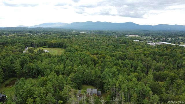 211 Meadow Brook Lane, Greenville, NY 12083