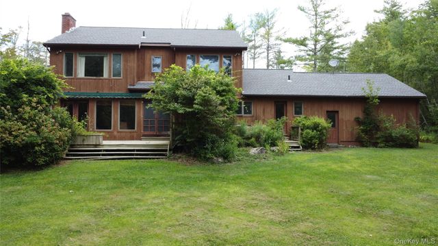 211 Meadow Brook Lane, Greenville, NY 12083