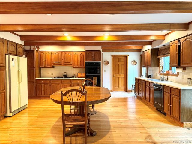 211 Meadow Brook Lane, Greenville, NY 12083