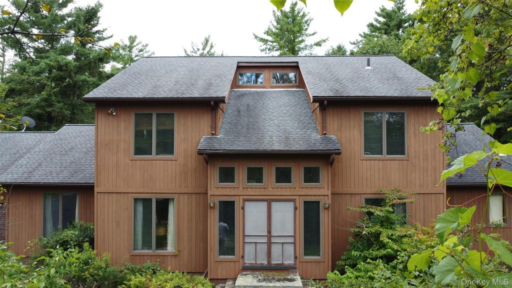 211 Meadow Brook Lane, Greenville, NY 12083