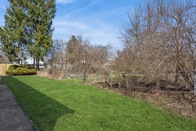 4607 Dumoulin Avenue, Lisle, IL 60532