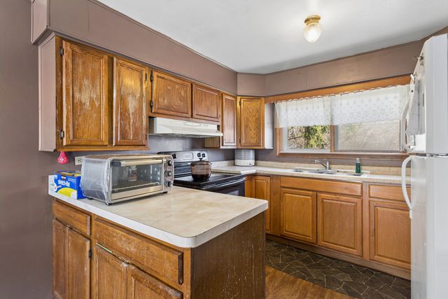 4607 Dumoulin Avenue, Lisle, IL 60532