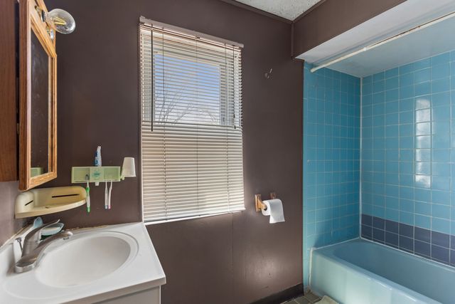 4607 Dumoulin Avenue, Lisle, IL 60532