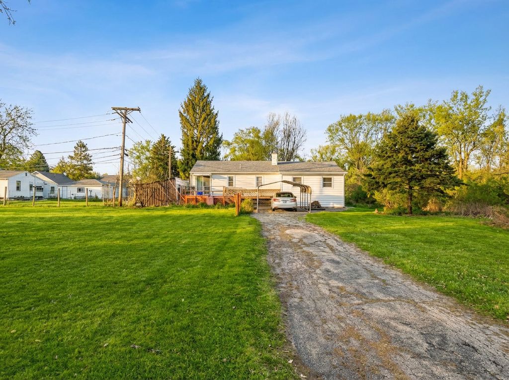 4607 Dumoulin Avenue, Lisle, IL 60532