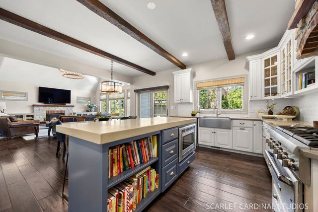 835 S Wright Street, Naperville, IL 60540
