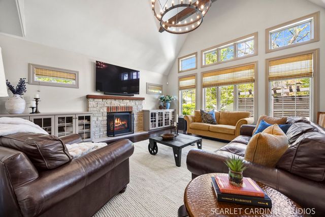 835 S Wright Street, Naperville, IL 60540