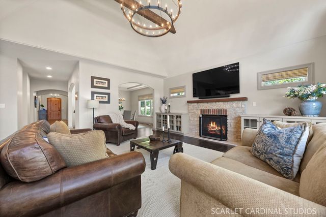 835 S Wright Street, Naperville, IL 60540