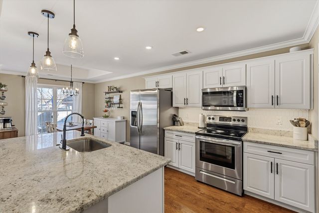 7866 IVY LAKE LN, Bartlett, TN 38133