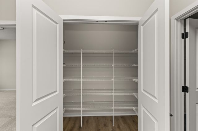 16520 Bentwood Drive, Urbandale, IA 50323